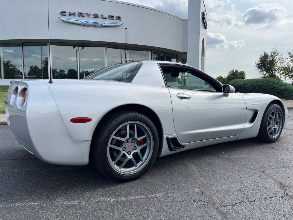 Used 2001 Chevrolet Corvette Z06 w/ Memory Pkg RWD image 32
