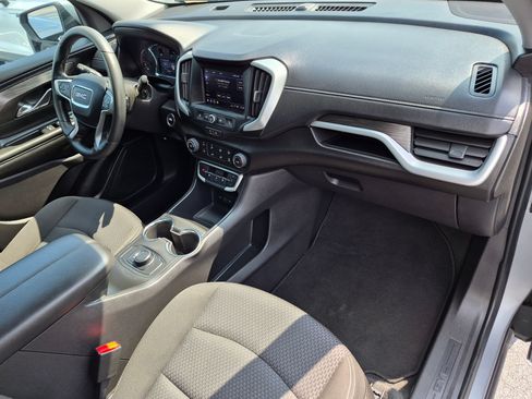 Used 2024 GMC Terrain SLE FWD image 36