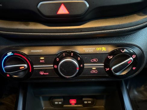 Certified 2022 Kia Soul LX image 16