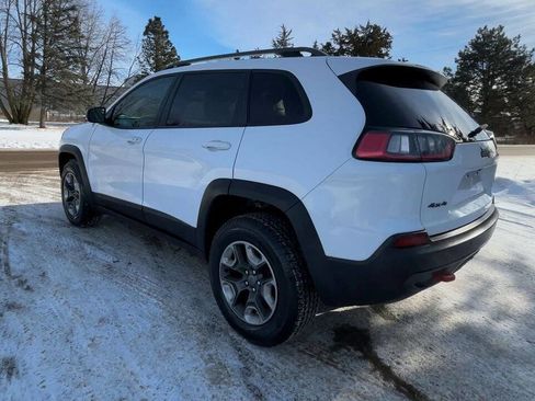 Used 2019 Jeep Cherokee Trailhawk image 3