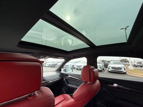 Certified 2024 Audi SQ5 Premium Plus image 30