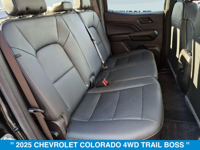 Used 2025 Chevrolet Colorado Trail Boss AWD/4WD image 31