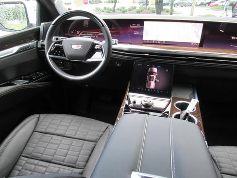 New 2026 Cadillac Escalade Platinum Sport w/ LPO, ONYX Package AWD/4WD image 14