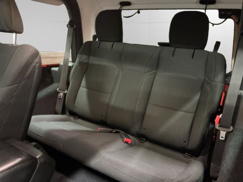Used 2019 Jeep Wrangler Sport image 13