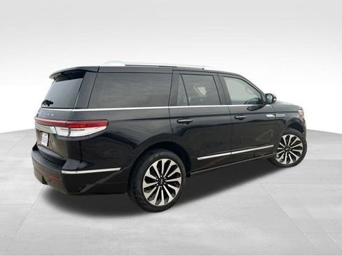 Used 2024 Lincoln Navigator Reserve image 6