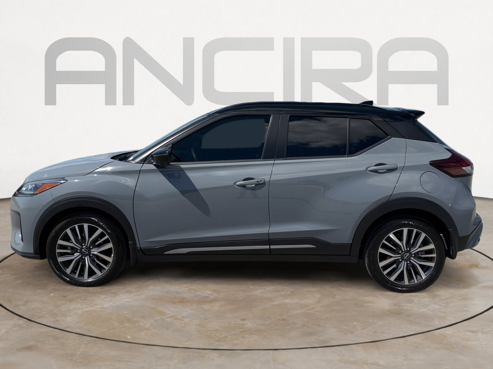 Used 2023 Nissan Kicks SR w/ SR Premium Package FWD image 7