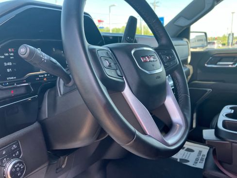 Used 2024 GMC Sierra 1500 SLT AWD/4WD image 9