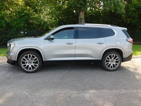 Certified 2026 GMC Acadia Denali Ultimate w/ LPO, Floor Liner Package FWD image 2