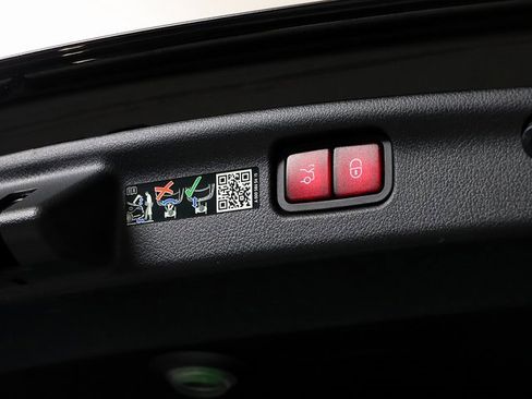 Certified 2025 Mercedes-Benz C 43 AMG 4MATIC Sedan image 31