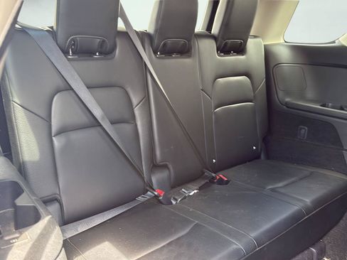 Used 2024 Nissan Pathfinder SL FWD image 27