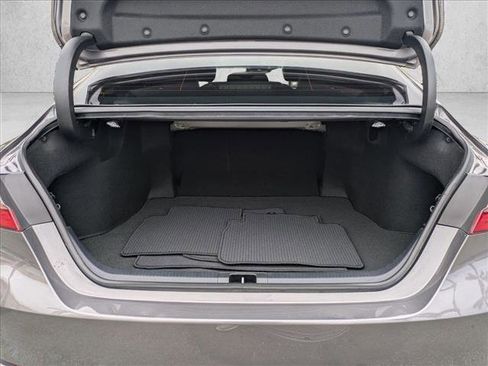 Used 2023 Toyota Camry SE image 6