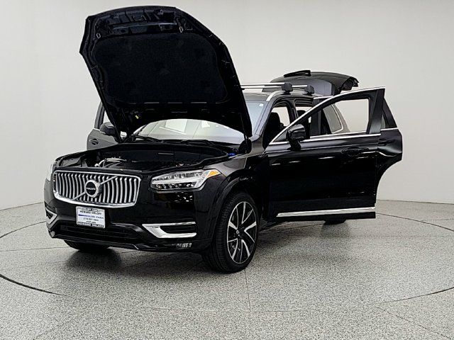 Used 2023 Volvo XC90 B6 Plus w/ Protection Package AWD/4WD image 9