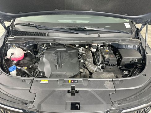 Used 2025 Kia Carnival FWD image 35