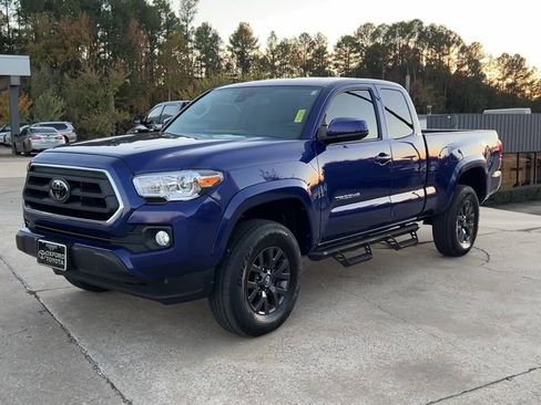 Certified 2023 Toyota Tacoma SR5 image 2