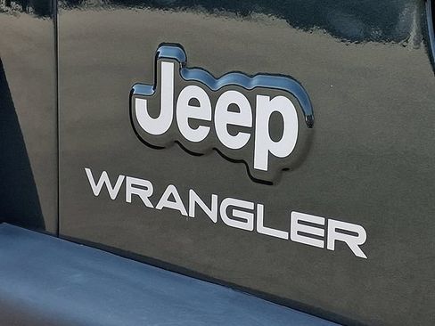 Used 2004 Jeep Wrangler 4WD w/ 30" Tire & Wheel Group image 22