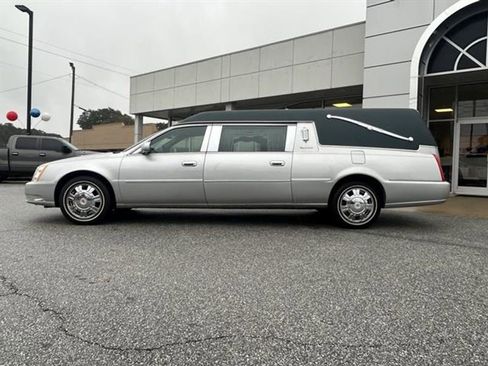 Used 2010 Cadillac DTS Funeral Coach image 4