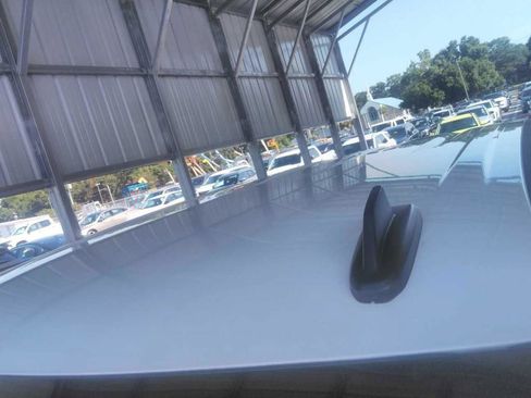 Used 2024 GMC Sierra 1500 SLE RWD image 9
