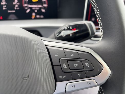 New 2026 Volkswagen Tiguan SE image 25