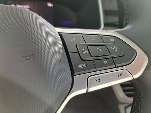 New 2026 Volkswagen Taos SE image 10