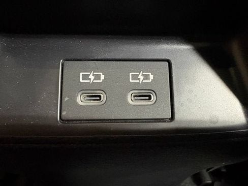 Used 2025 Toyota Corolla SE FWD image 16