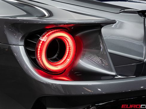 Used 2018 Ford GT RWD image 23