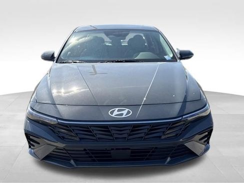 New 2026 Hyundai Elantra Limited FWD image 8