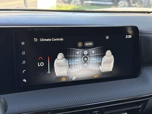 Used 2025 Nissan Kicks SR image 15