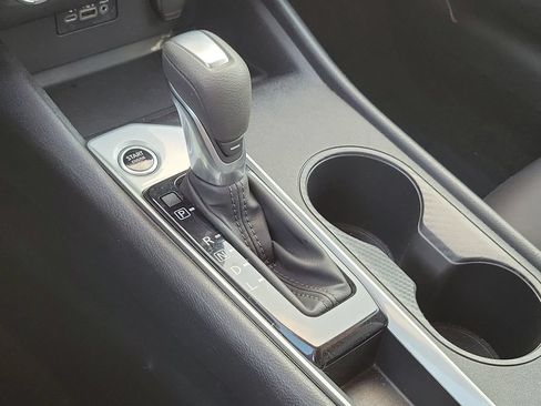 Used 2025 Nissan Altima 2.5 SV FWD image 30