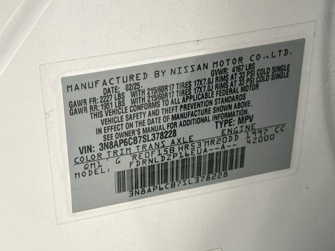 Used 2025 Nissan Kicks SV AWD/4WD image 12