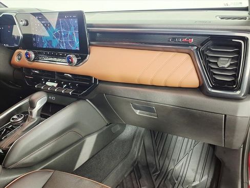 Used 2025 GMC Canyon AT4 image 20