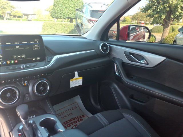 Used 2024 Chevrolet Blazer LT w/ Convenience Package FWD image 11
