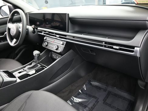 Used 2025 Hyundai Tucson SE image 44