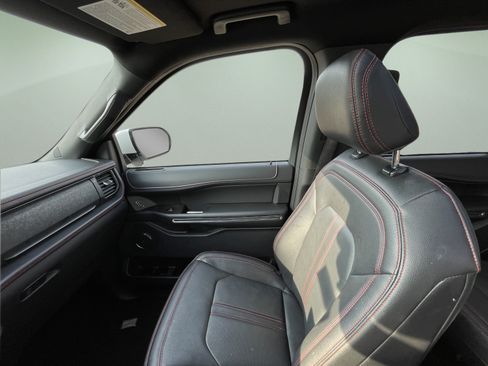Used 2024 Ford Expedition Limited AWD/4WD image 33