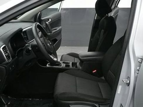 Used 2020 Kia Sportage LX AWD/4WD image 9