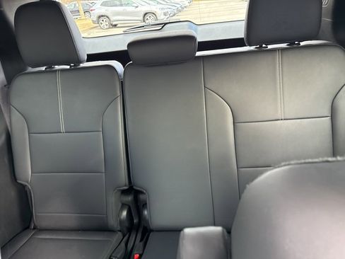 Used 2024 GMC Acadia Elevation image 19