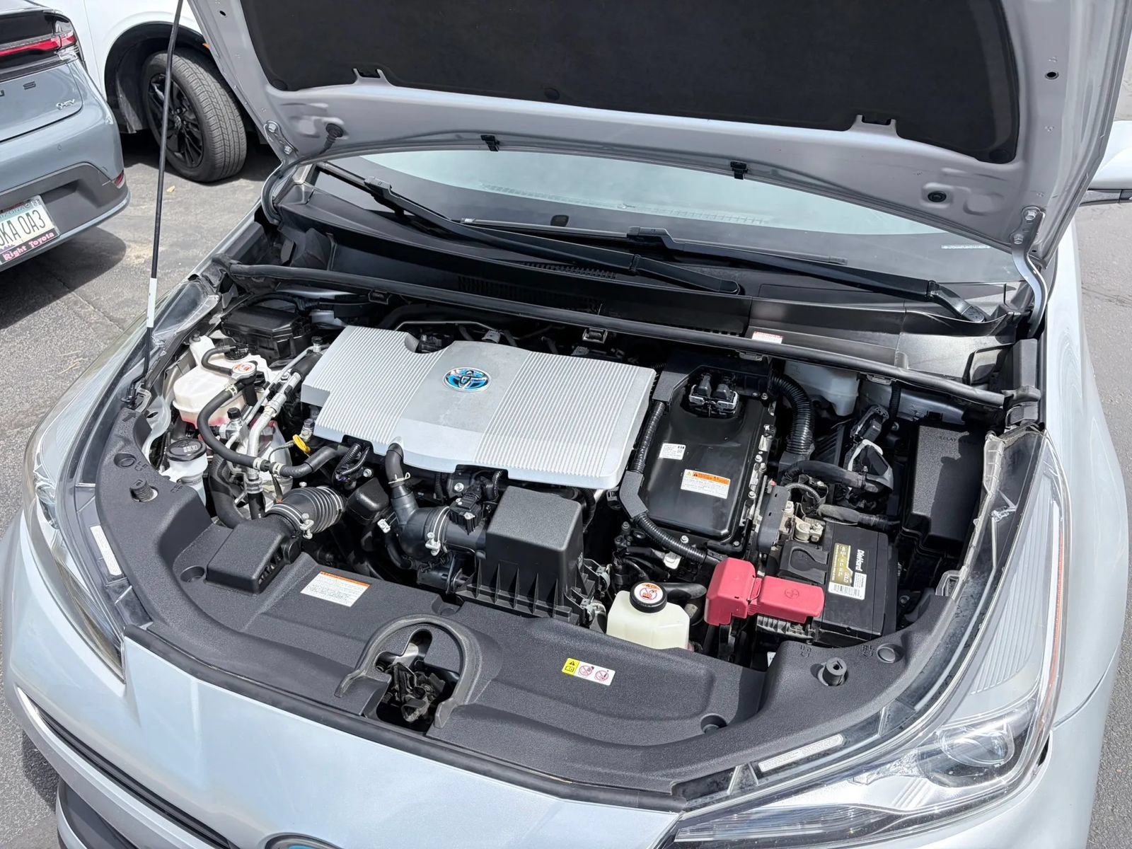 Used 2021 Toyota Prius L Eco FWD image 14
