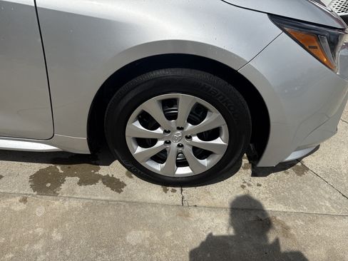 Used 2025 Toyota Corolla LE FWD image 34