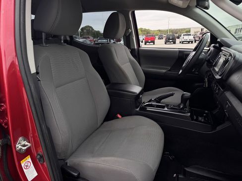 Used 2018 Toyota Tacoma SR w/ SR Convenience Package image 24