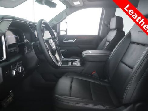 Used 2026 GMC Sierra 2500 Denali w/ Technology Package AWD/4WD image 16