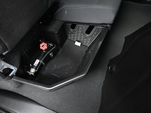 Used 2022 Chevrolet Silverado 1500 Custom image 16