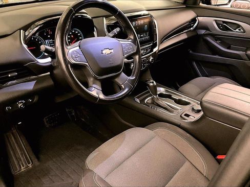Used 2019 Chevrolet Traverse LT image 12