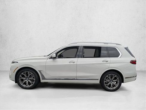 Used 2023 BMW X7 xDrive40i image 9