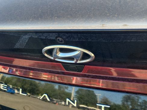 Used 2023 Hyundai Elantra SEL w/ Convenience Package FWD image 23