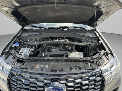 Used 2025 Ford Explorer ST-Line RWD image 17