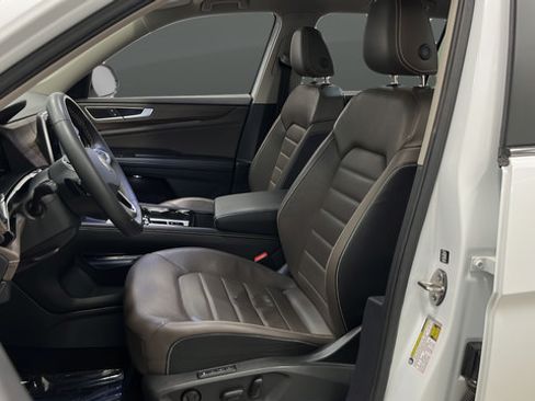 Used 2024 Volkswagen Atlas SEL AWD/4WD image 9