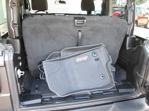 Used 2020 Jeep Wrangler Sport AWD/4WD image 22