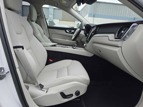 Used 2023 Volvo XC60 B5 Plus w/ Climate Package AWD/4WD image 10