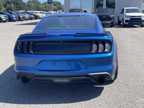 Used 2018 Ford Mustang Coupe RWD image 5