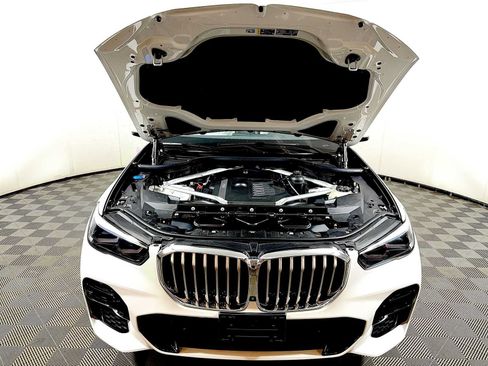 Used 2023 BMW X5 xDrive40i w/ M Sport Package AWD/4WD image 31