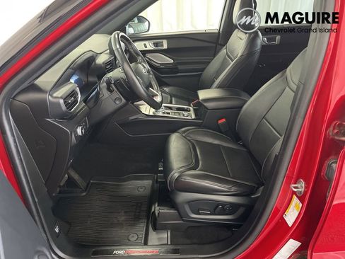 Used 2021 Ford Explorer ST w/ ST Street Pack image 4